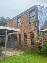 6840 25th St in Groves, TX - Foto de edificio - Building Photo