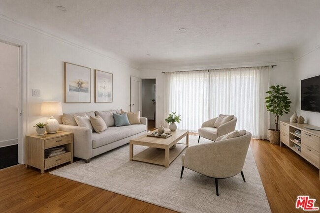 856 S Gramercy Pl in Los Angeles, CA - Building Photo - Building Photo