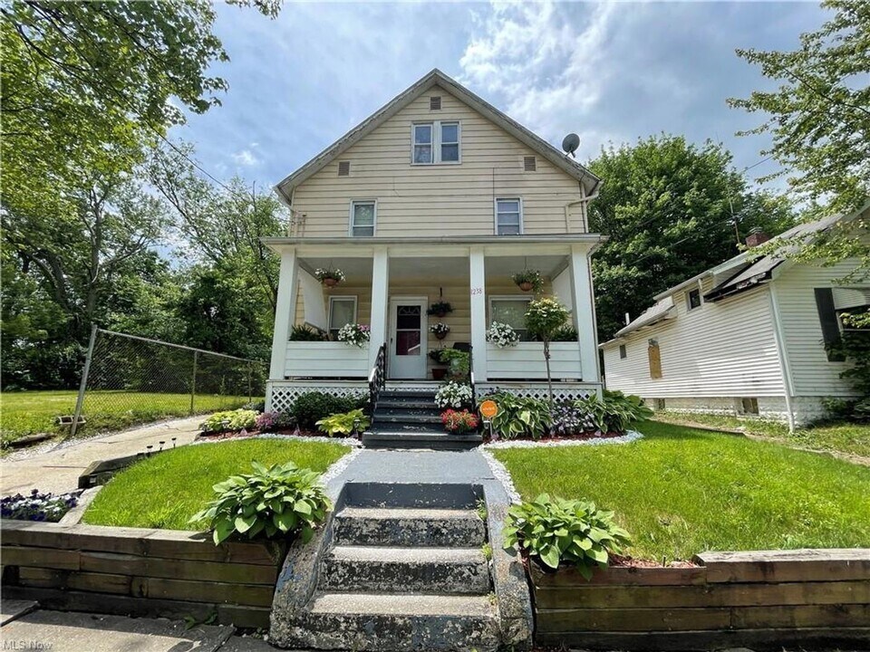 1238 McKinley Ave in Akron, OH - Building Photo