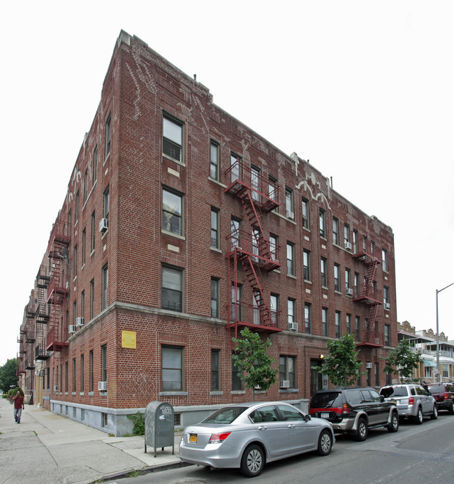 352-360 E 8th St in Brooklyn, NY - Foto de edificio - Building Photo