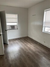 817 NW 10th St-Unit -1-4 in Hallandale Beach, FL - Building Photo - Building Photo