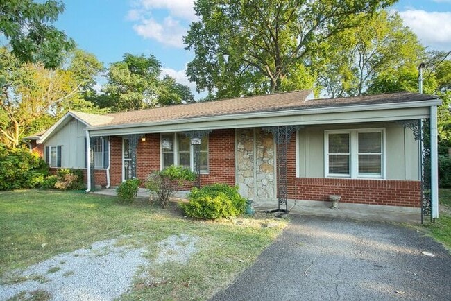 715 Harding Pl in Nashville, TN - Building Photo - Building Photo