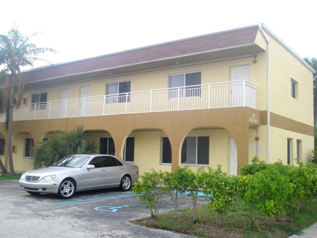 137 N Federal Hwy in Dania Beach, FL - Building Photo - Building Photo