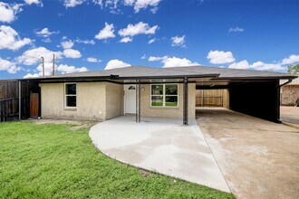8817 Emmott Rd in Houston, TX - Building Photo - Building Photo