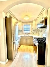 118 Sheridan Ave in Williston Park, NY - Building Photo - Building Photo