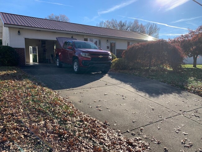 property at 602 S Ritchie Ave
