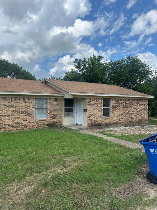 2326 Ethel Ave in Waco, TX - Building Photo