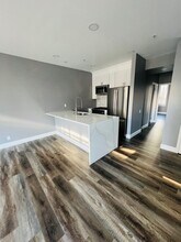 182 Gay St, Unit 1004 in Philadelphia, PA - Foto de edificio - Building Photo