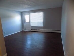 Rockridge Apartments in Yellowknife, NT - Building Photo - Building Photo