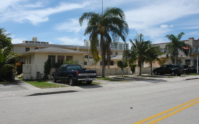 1710-1718 Fillmore St in Hollywood, FL - Building Photo - Building Photo