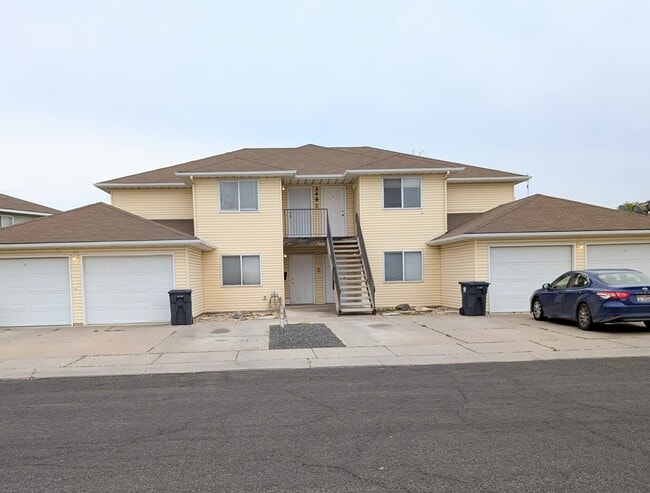 348 Lenore St, Unit 4
