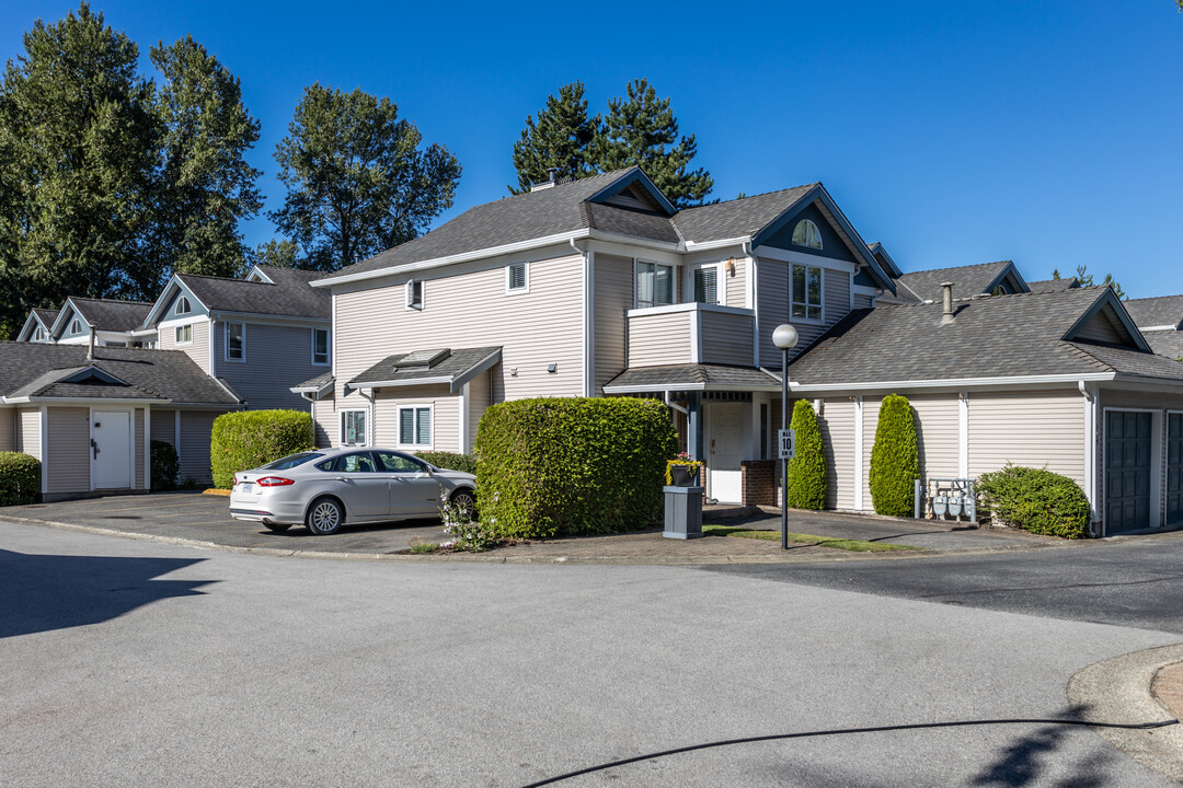 14154 103 Av in Surrey, BC - Building Photo