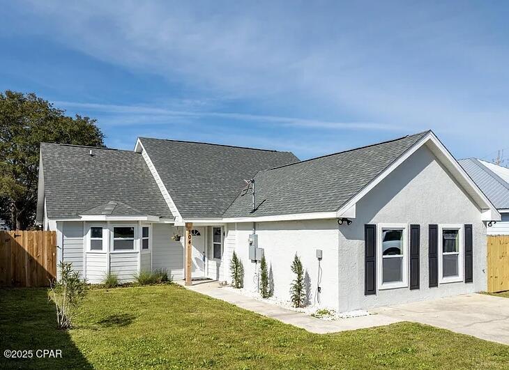 104 Oleander Cir in Panama City Beach, FL - Building Photo