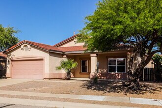 10833 S Camino San Clemente in Vail, AZ - Foto de edificio - Building Photo