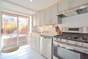 1722 Commonwealth Ave in Boston, MA - Building Photo
