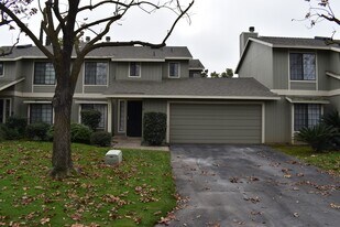 4727 E Alamos Ave in Fresno, CA - Building Photo