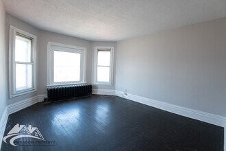 265 Queen St in Chatham, ON - Building Photo - Building Photo