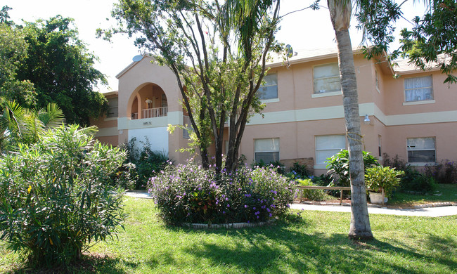 L&P Apartments in Coral Springs, FL - Building Photo - Building Photo