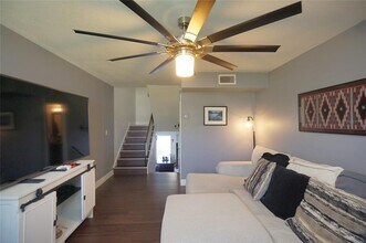 4515 La Capri Ct in Tampa, FL - Building Photo - Building Photo