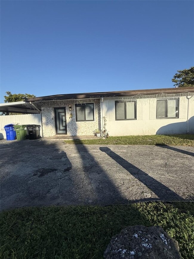 3098 NW 20th Ct in Fort Lauderdale, FL - Building Photo - Building Photo