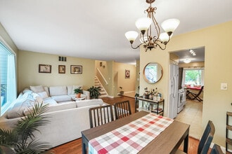 910 Lincoln St in Rockville, MD - Building Photo - Building Photo