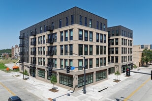 The Deco in Des Moines, IA - Building Photo