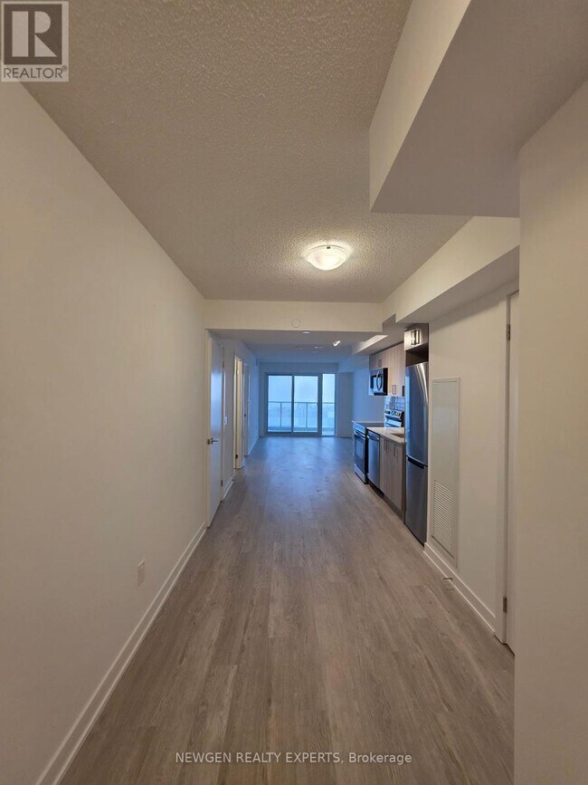 1010 Sandy Beach Rd in Pickering, ON - Building Photo - Building Photo