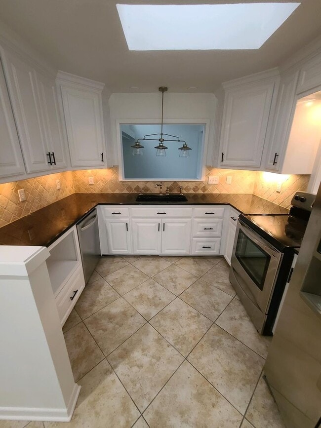 property at 2021 Oak Forest Country Club Dr