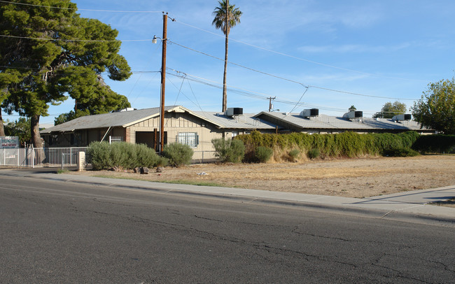 Escondido Apartments in Glendale, AZ - Building Photo - Building Photo