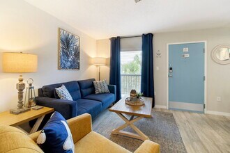 8921 Blind Pass Rd in St Pete Beach, FL - Building Photo - Building Photo