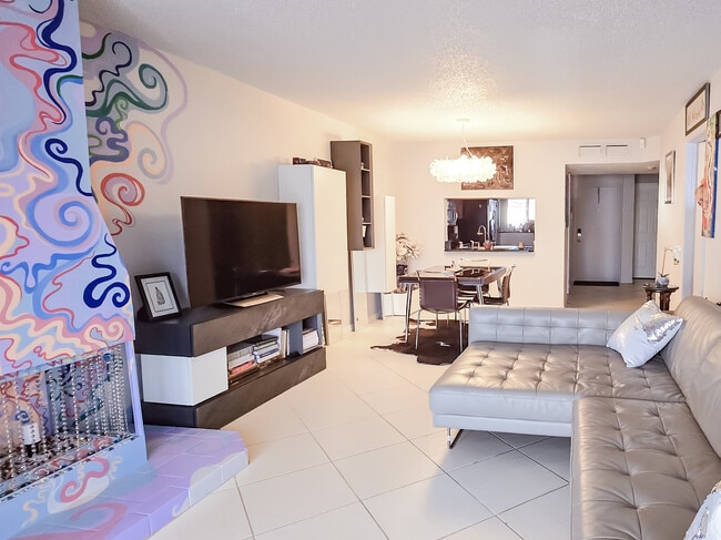 property at 1986 Pelican Landing Blvd