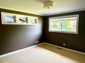 17780 SW Yaquina Ct in Tualatin, OR - Building Photo - Building Photo