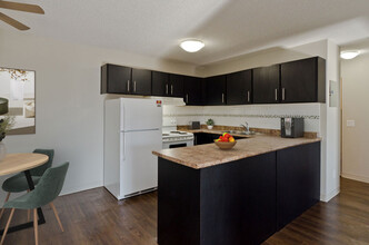 Cedar Ridge Apartments in Calgary, AB - Building Photo - Building Photo