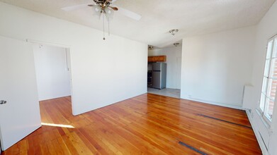 1006 S Orange Dr in Los Angeles, CA - Building Photo - Interior Photo