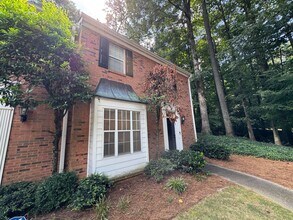 1160 Windsor Pkwy in Sandy Springs, GA - Building Photo - Building Photo