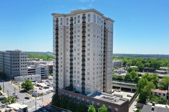 Paces 325 in Atlanta, GA - Building Photo - Building Photo