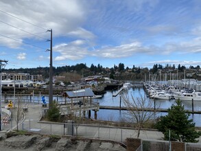 The Lurana - Waterfront Property in Olympia, WA - Building Photo - Building Photo