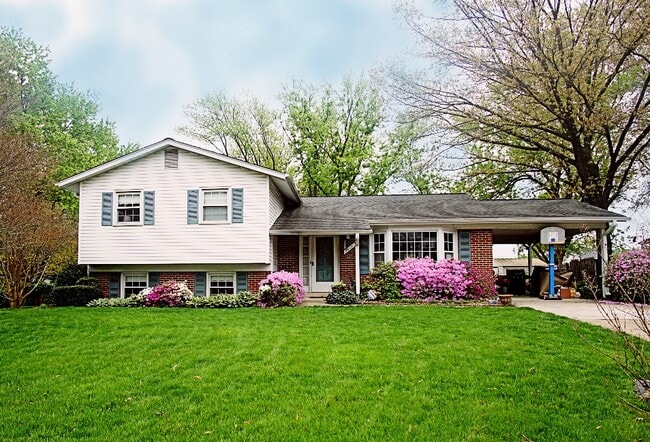 property at 8507 Woodside Ct