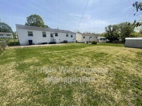 1105 S Waterford Dr in Florissant, MO - Building Photo - Building Photo
