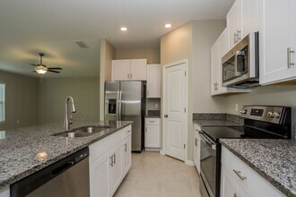 15306 Miller Creek Dr in Sun City Center, FL - Building Photo - Building Photo