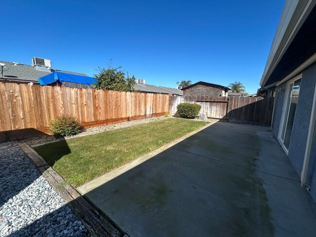 15448 Cassidy Ct in Delhi, CA - Building Photo - Building Photo