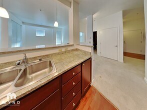 2222 152nd Ave NE, Unit 215 in Redmond, WA - Building Photo - Building Photo