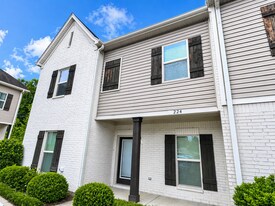 224 Massee Cir in Oxford, MS - Building Photo