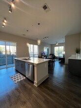 3158 Stillhouse Creek Dr in Atlanta, GA - Foto de edificio - Building Photo