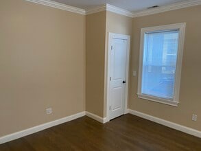 24 Kempton St, Unit 3 in Boston, MA - Building Photo - Building Photo