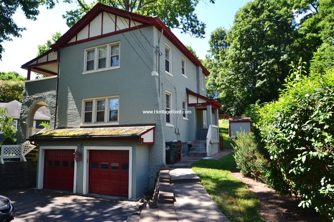 197 Vale Ave-Unit -195 Vale Avenue in Cincinnati, OH - Building Photo
