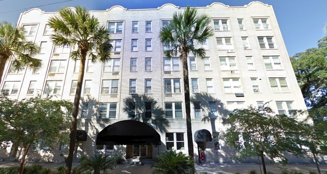 106 W Gwinnett St in Savannah, GA - Foto de edificio - Building Photo