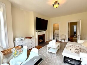 293 Newbury St, Unit 6A in Boston, MA - Building Photo - Building Photo