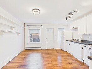 2447 Penn St in Harrisburg, PA - Building Photo - Building Photo