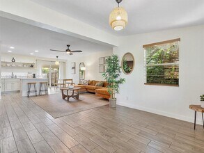 300 SW 23rd St in Fort Lauderdale, FL - Building Photo - Building Photo